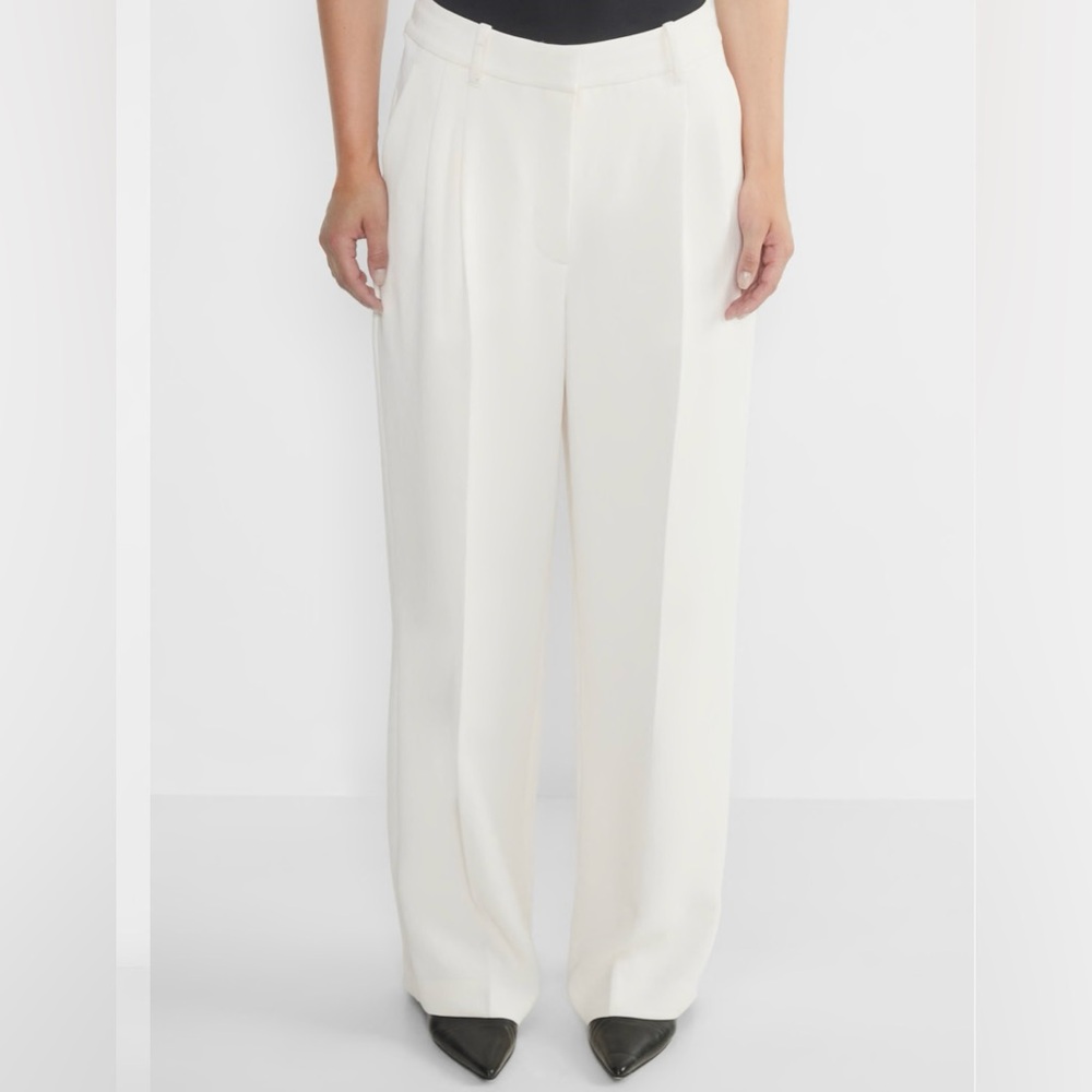 Aritzia Effortless Pant